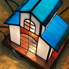 ステンドグラス教会照明機器の画像