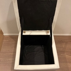 収納付きスツールの画像