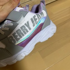 1度着用のみ★20cmスニーカーの画像