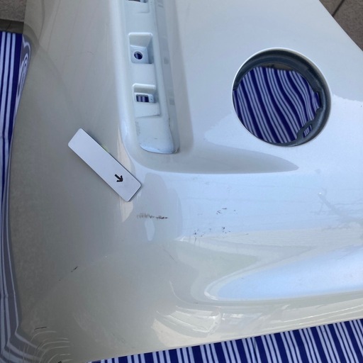 中古 トヨタエスクァイア ZRR80G-CPXGP リアバンパー パールホワイト