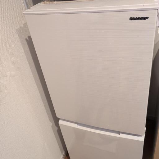 SHARP 2022年製 2ドア 冷蔵庫 左開き ホワイト (青) 四天王寺前 SHARP 2022年製 2ドア 冷蔵庫 左開き ホワイト (青) 四天王寺前