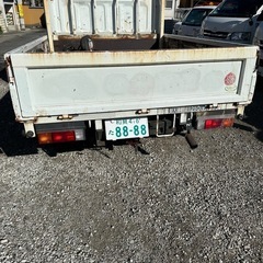 キャンターガッツダブルキャブ5MT2WDの画像