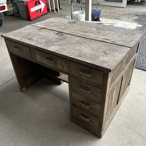 両側に引出し付き机