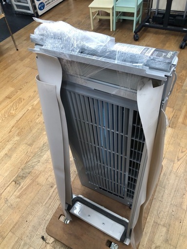 ☆コロナ製☆2019年製冷房専用窓用エアコン4~6畳用☆3カ月間 ☆コロナ製☆2019年製冷房専用窓用エアコン4~6畳用☆3カ月間