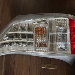 TOYOTA テールランプ 左右プリウス30の画像