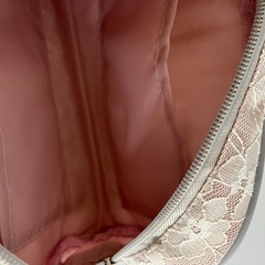 【未使用】ピンクレース柄ポーチの画像