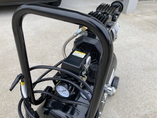 アストロプロダクツ　サイレントエアコンプレッサー24L使用期間少なめ