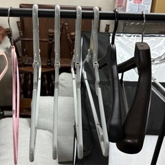 美品  ニトリ A型ハンガーラック(スウィン ブラック) 家具 最終値下げ‼️の画像