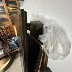 木製テーブルの画像