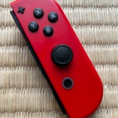  右ジョイコン レッド