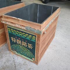 レトロ入れ物の画像