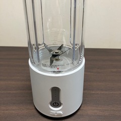 ミキサー ジューサー  【米国PCT-G素材+304ステンレス】ジュース 500ml 野菜 果物 ハンドミキサー フルーツ スムージー ブレンダー 離乳食用 栄養補充 お手入れ簡単 防水 4000mAh USB充電式 コードレスの画像