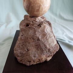 中古品 おそらく鍾乳石の飾り石の画像