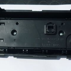 スペーシア・ワゴンR　エアコンスイッチパネル / 4WDの画像