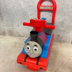 トーマス　足けり乗用玩具