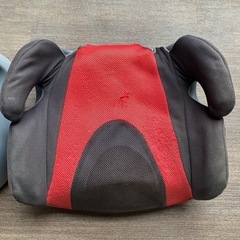 車にジュニアシートの画像