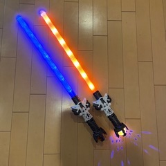 おもちゃ　光る剣　音　ライト