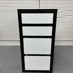 木製引き出し棚の画像