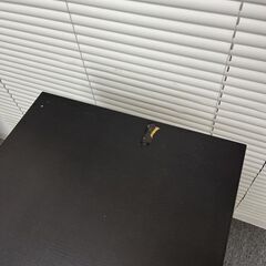 木製引き出し棚の画像