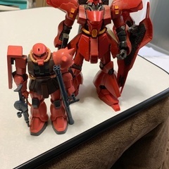 ガンプラ　サザビー＆シャア専用ザク