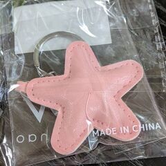 レザー調/星型キーホルダー（新品）ベビーピンクの画像