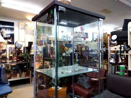 ②札幌市内近郊限定 ガラス コレクションケース 棚板：3段 幅：約42.5㎝ フィギュアやカードなど♪ 収納 家具 札幌市 中央区 南
