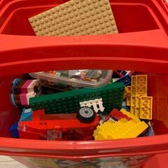 【値下げしました】ＬＥＧＯブロック　赤いバケツの画像
