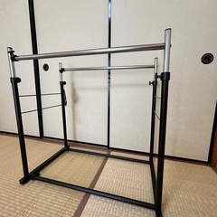 伸縮押入れハンガーラックの画像