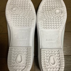 学校シューズの画像