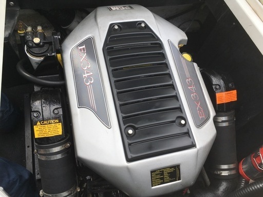 船　ウェイクボード艇　tige R20　