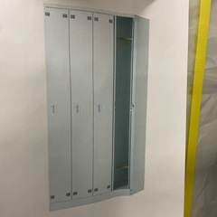 【特価】未使用品！4人用スチールロッカーの画像