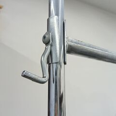 0円！★破棄期限近づき・大幅値下げ★【ハンガーラック】キャスター付き 大型 幅1100mm 高さ1550mm 収納 衣類ラック 洋服掛け 移動便利 シンプルデザイン オフィス 家庭用 無料 引き取り希望 品川 東五反田の画像