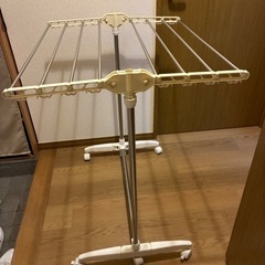 タオル掛けラック（部品割れ2箇所有り）