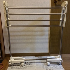 タオル掛けラック（部品割れ2箇所有り）の画像