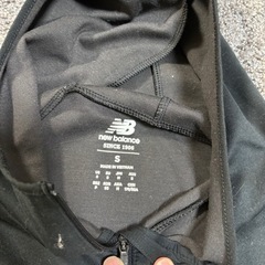 ニューバランス　ジャージ上の画像