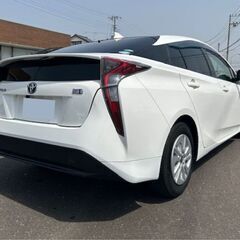 誰でも車が買える次世代低与信ローン専門店／ 安心の１年保証付き 距離無制限！中古車販売 カーメル小田原店 　平成29年 トヨタ 50プリウス☆　94000㌔の画像