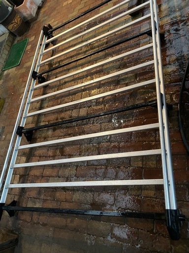 トヨタ純正　inno　標準ルーフ用　ハイエース200系　ルーフキャリア　アルミルーフラック中古