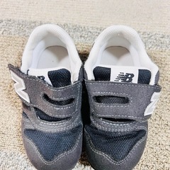 ニューバランス　キッズシューズ