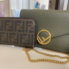 FENDIのバッグと財布