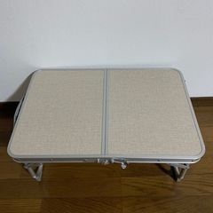 レジャー　テーブルの画像