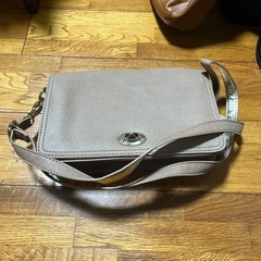 ショルダーバッグ