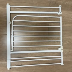 日本育児 ベビーズゲート　ホワイト 拡張フレーム付の画像
