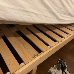 ベッドフレームの画像