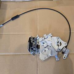 【新品・未使用】トヨタ純正 ドアロックアクチュエータASSY アイシス 右 スライドドア ロックASSY 69330-44042の画像