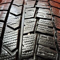 DUNLOP WINTER MAXX WM02 205/60R16 16インチ スタッドレス 4本 23～24年製 バリ溝 ステップワゴン ヴォクシー ノア等　(KTN343)の画像