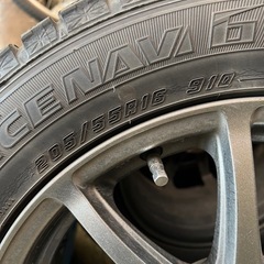 スタットレスタイヤ4本セット(ナット付き)の画像