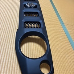 新車外し　ジムニー　jb64 純正フロントグリルの画像