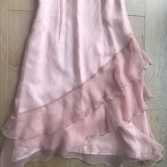 ピンクのパーティードレス　の画像