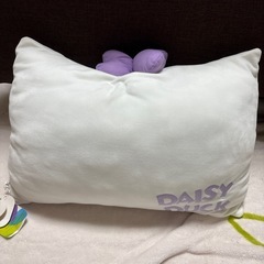 ドナルド&デイジー　クッションの画像