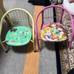 子供用椅子　2個セット　　　　
